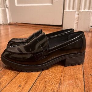 Old Navy black patent chunky loafers